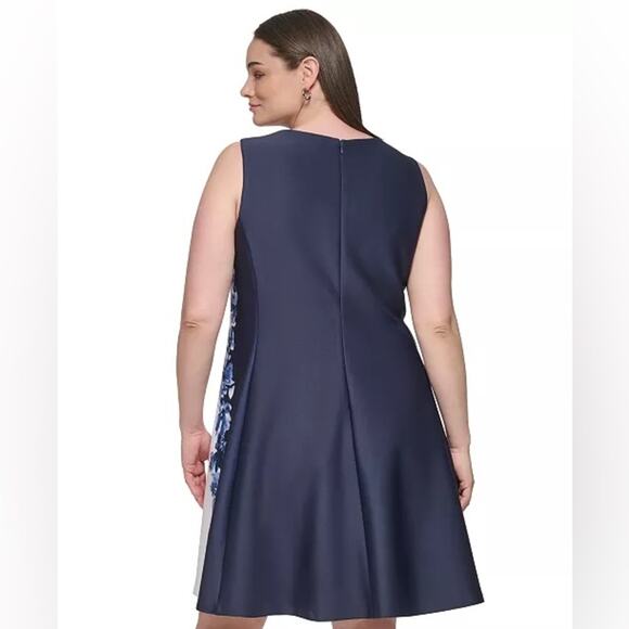 DKNY
Plus Size Contrast Side-Panel Sleeveless Dress size 22w (b24.6) - Picture 3 of 7